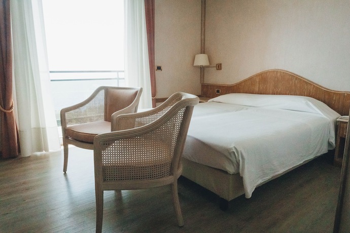 Imagen de la habitación del Hotel Bobby Executive. Foto 10