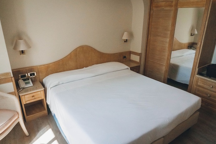 Imagen de la habitación del Hotel Bobby Executive. Foto 14