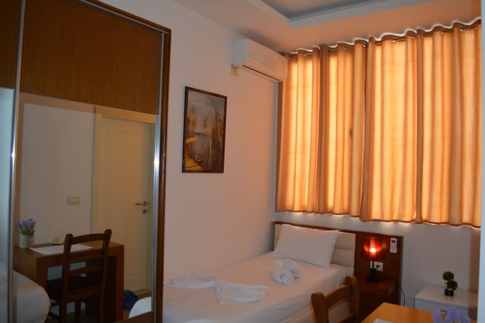 Imagen de la habitación del Hotel Bobi. Foto 9