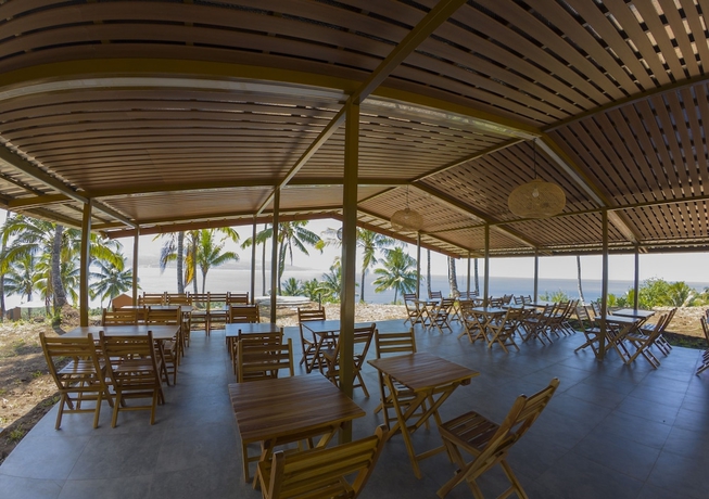 Imagen del bar/restaurante del Hotel Bobocabin Bunaken Hills. Foto 4