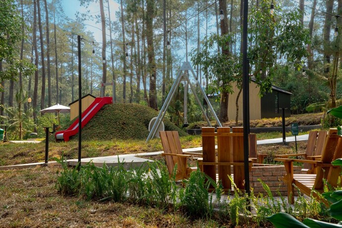 Imagen general del Hotel Bobocabin Cikole. Foto 10