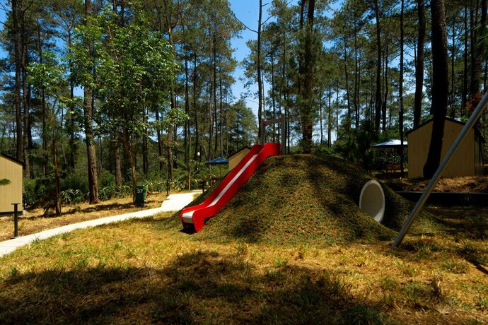 Imagen general del Hotel Bobocabin Cikole. Foto 11