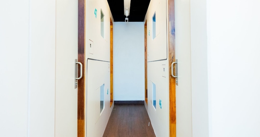 Imagen de los interiores del Hotel Bobopod Airport CBC Tangerang. Foto 19