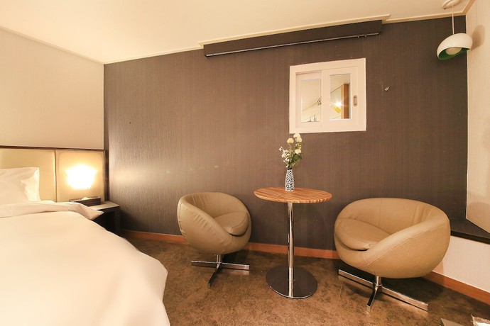 Imagen de la habitación del Hotel Bobos. Foto 8