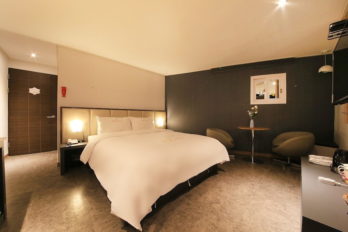 Imagen de la habitación del Hotel Bobos. Foto 12