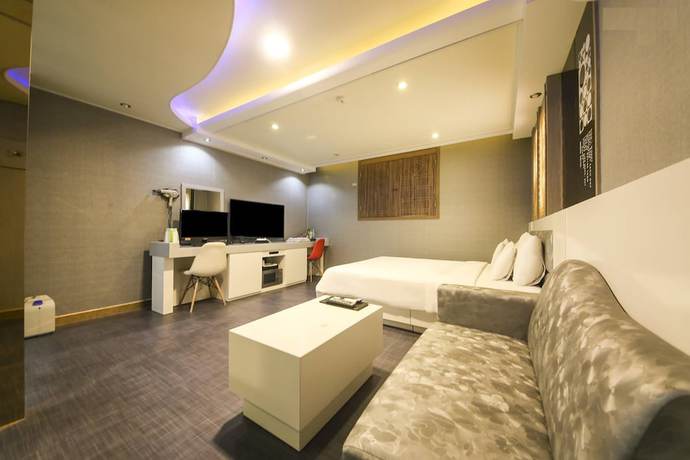 Imagen de la habitación del Hotel Bobos. Foto 11