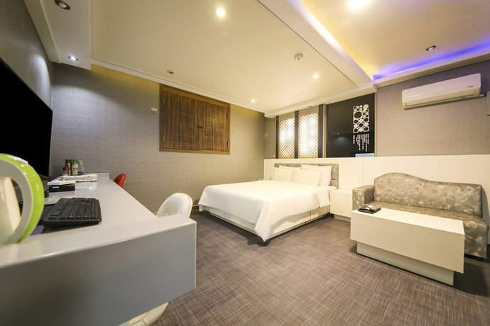 Imagen de la habitación del Hotel Bobos. Foto 15