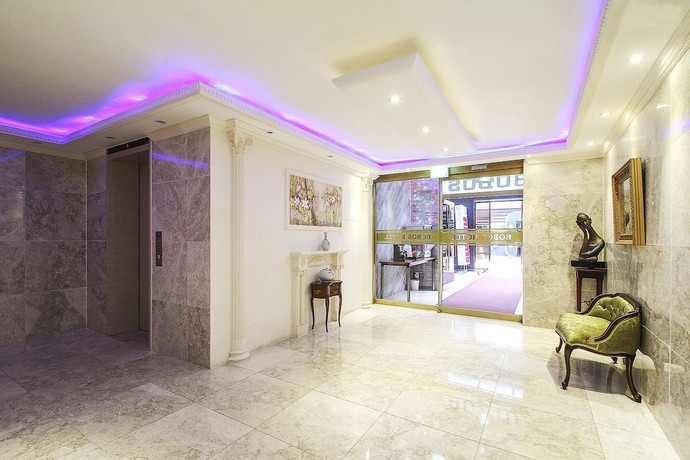 Imagen de los interiores del Hotel Bobos. Foto 19