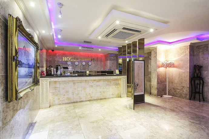 Imagen de los interiores del Hotel Bobos. Foto 20