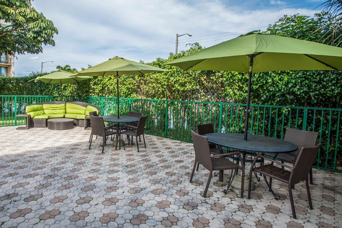 Imagen de los exteriores del Hotel Boca By The Sea. Foto 12