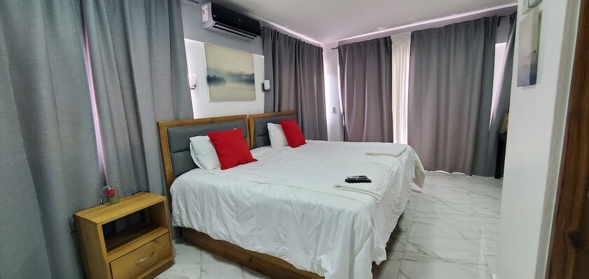 Imagen de la habitación del Hotel Boca Grande Suites. Foto 19