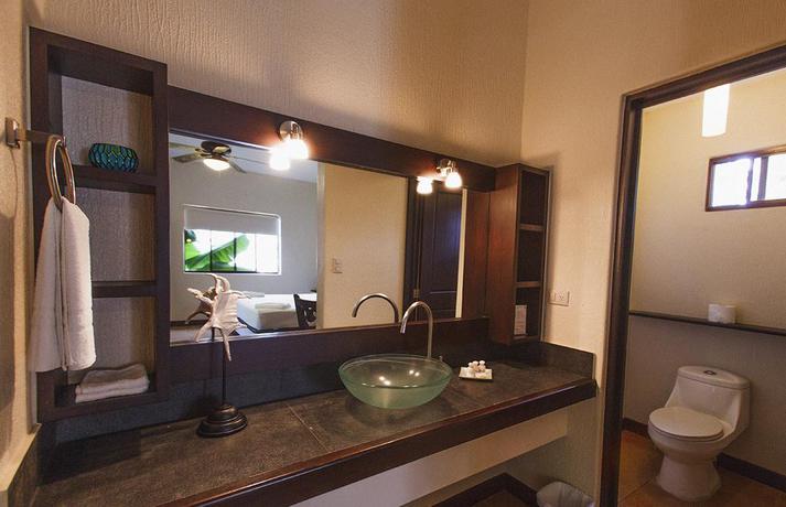 Imagen de la habitación del Hotel Boca Olas Resort & Villas. Foto 3