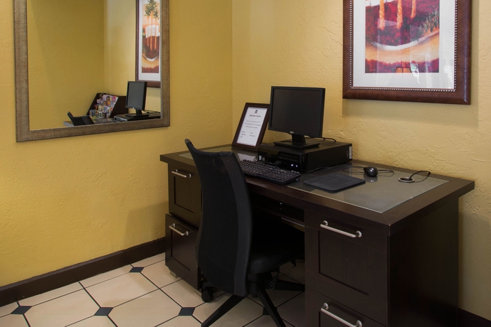 Imagen de los interiores del Hotel Boca Suites Deerfield Beach. Foto 16