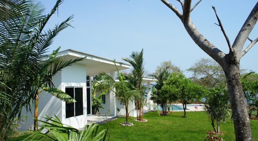 Imagen de los exteriores del Hotel Bocas Del Mar. Foto 7