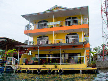 Imagen de la habitación del Hotel Bocas Paradise. Foto 10