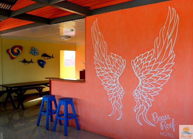 Imagen del bar/restaurante del Hotel Bocas Reef. Foto 9