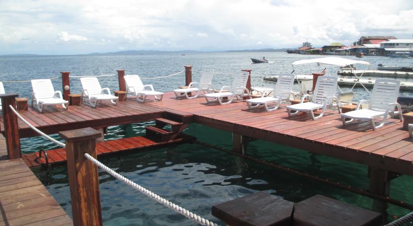 Imagen de la piscina del Hotel Bocas Town. Foto 11