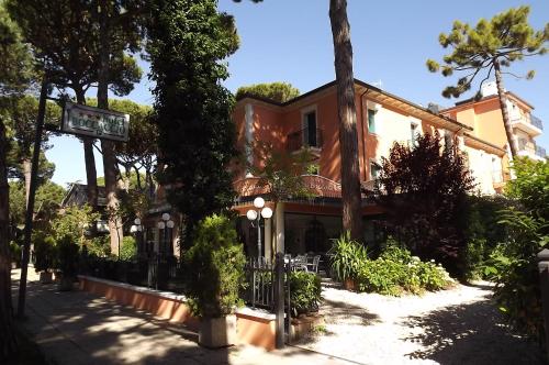 Imagen general del Hotel Boccaccio, Cervia. Foto 6