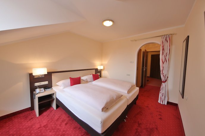 Imagen de la habitación del Hotel Bockmaier. Foto 15