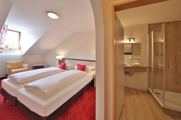 Imagen de la habitación del Hotel Bockmaier. Foto 17
