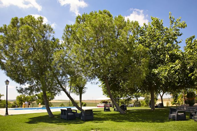 Imagen de los exteriores del Hotel Bodega El Moral. Foto 13