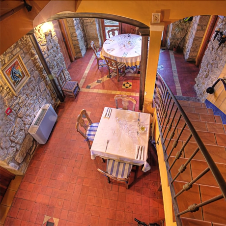 Imagen del bar/restaurante del Hotel Bodegas De Arn&eacute;s - Adults Only. Foto 2