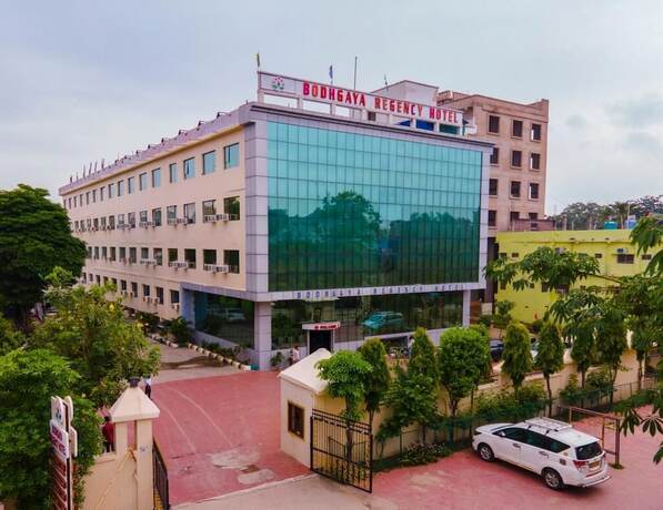 Imagen general del Hotel Bodhgaya Regency. Foto 14