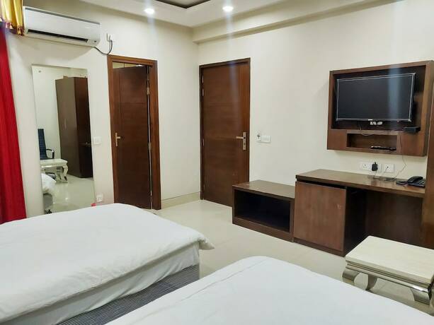 Imagen general del Hotel Bodhgaya Seven Inn N Restaurant. Foto 14