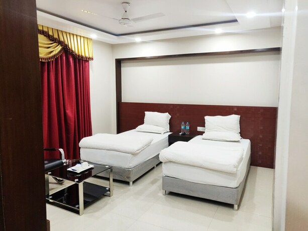 Imagen de la habitación del Hotel Bodhgaya Seven Inn N Restaurant. Foto 20