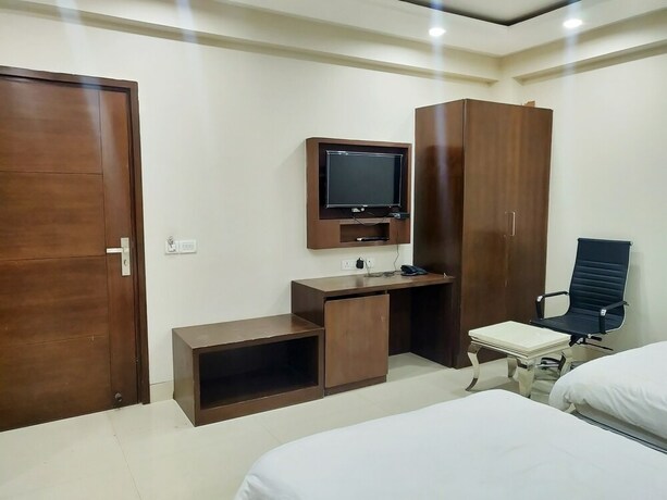 Imagen de la habitación del Hotel Bodhgaya Seven Inn N Restaurant. Foto 21