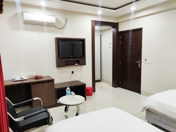 Imagen de la habitación del Hotel Bodhgaya Seven Inn N Restaurant. Foto 27