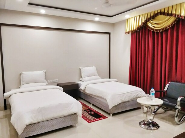 Imagen de la habitación del Hotel Bodhgaya Seven Inn N Restaurant. Foto 31
