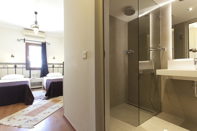 Imagen de la habitación del Hotel Bodrum Gulet. Foto 9