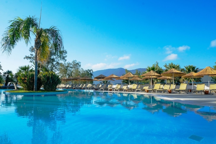 Imagen de la piscina del Hotel Bodrum Holiday Resortandspa. Foto 19