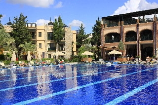 Imagen de la piscina del Hotel Bodrum Imperial. Foto 11