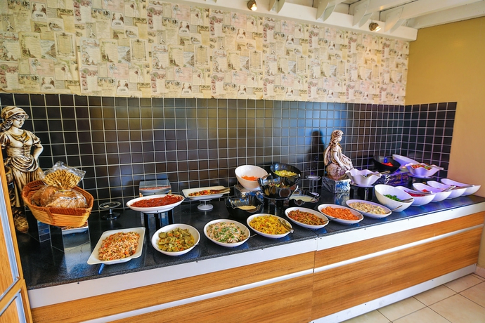 Imagen del bar/restaurante del Hotel Bodrum Skylife - All Inclusive. Foto 3