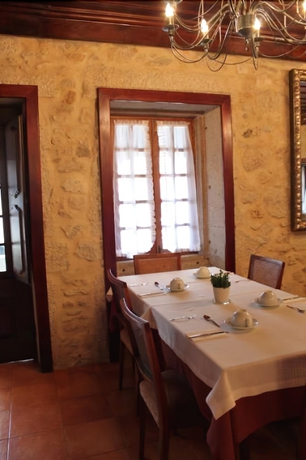 Imagen del bar/restaurante del Hotel Boega. Foto 5