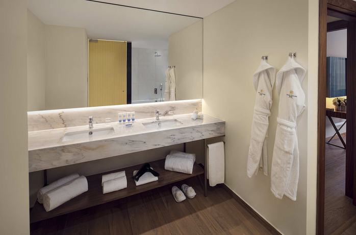 Imagen de la habitación del Hotel Boeira Garden Porto Gaia, Curio Collection By Hilton. Foto 14