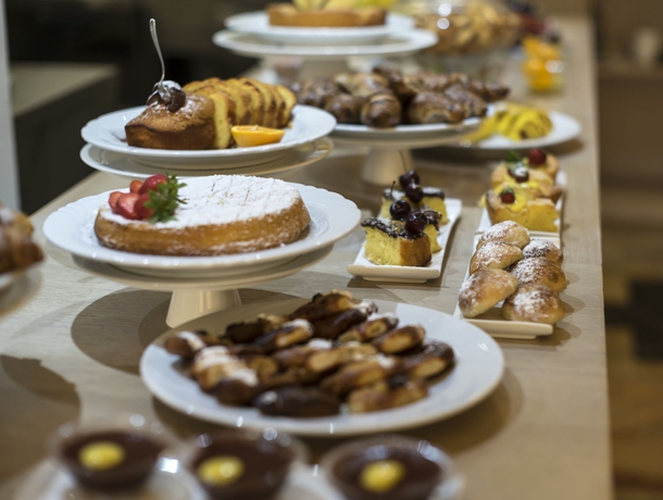 Imagen del bar/restaurante del Hotel Boemia. Foto 3