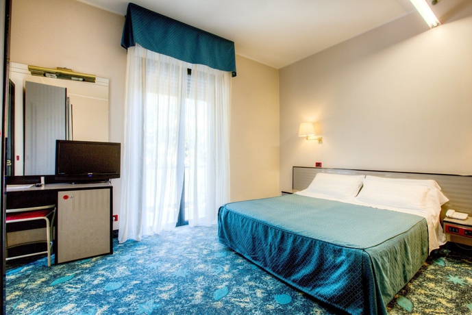 Imagen de la habitación del Hotel Boemia. Foto 12