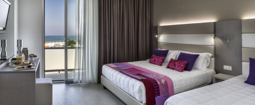 Imagen de la habitación del Hotel Boemia. Foto 14