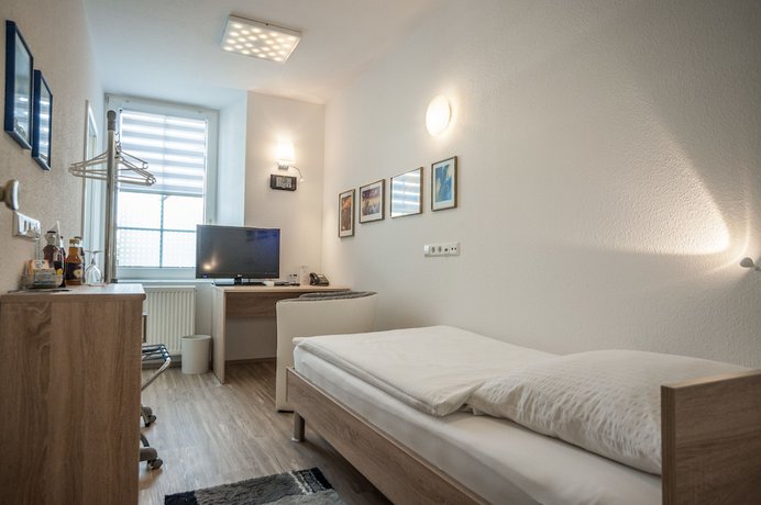 Imagen de la habitación del Hotel Boeving. Foto 8