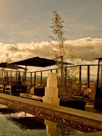 Imagen de la piscina del Hotel Bog. Foto 16