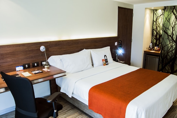 Imagen de la habitación del Hotel Bogotá 100 Design. Foto 9