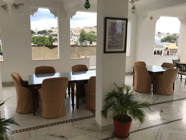 Imagen del bar/restaurante del Hotel Boheda Palace. Foto 17
