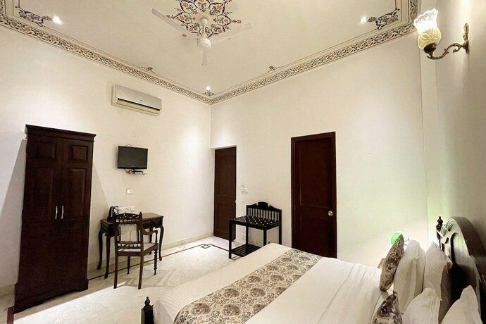 Imagen de la habitación del Hotel Boheda Palace. Foto 20