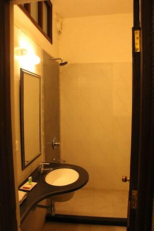 Imagen de la habitación del Hotel Boheda Palace. Foto 23