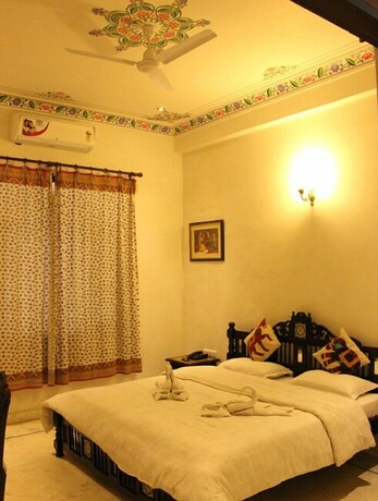 Imagen de la habitación del Hotel Boheda Palace. Foto 27