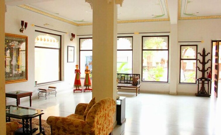 Imagen de los interiores del Hotel Boheda Palace. Foto 35