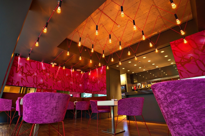 Imagen del bar/restaurante del Hotel Bohem Art. Foto 2